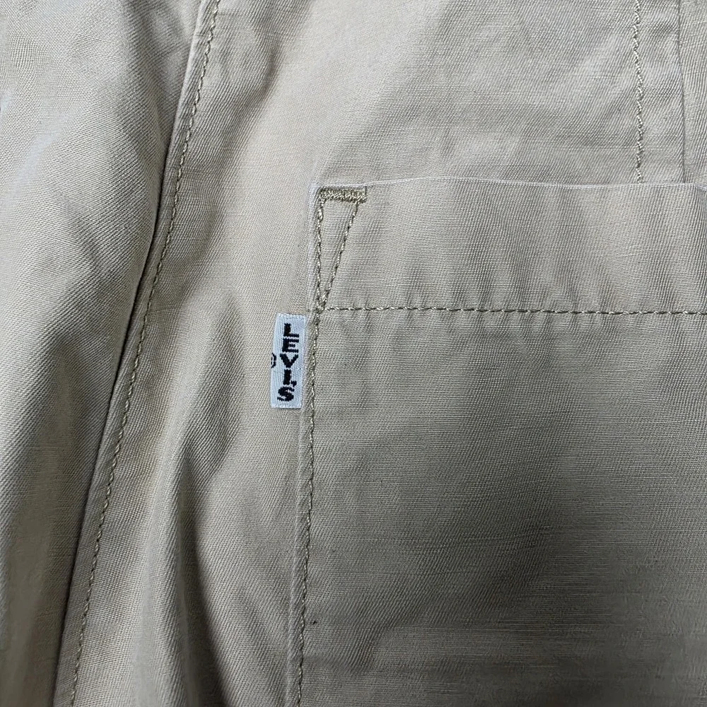 Levis measurements waist